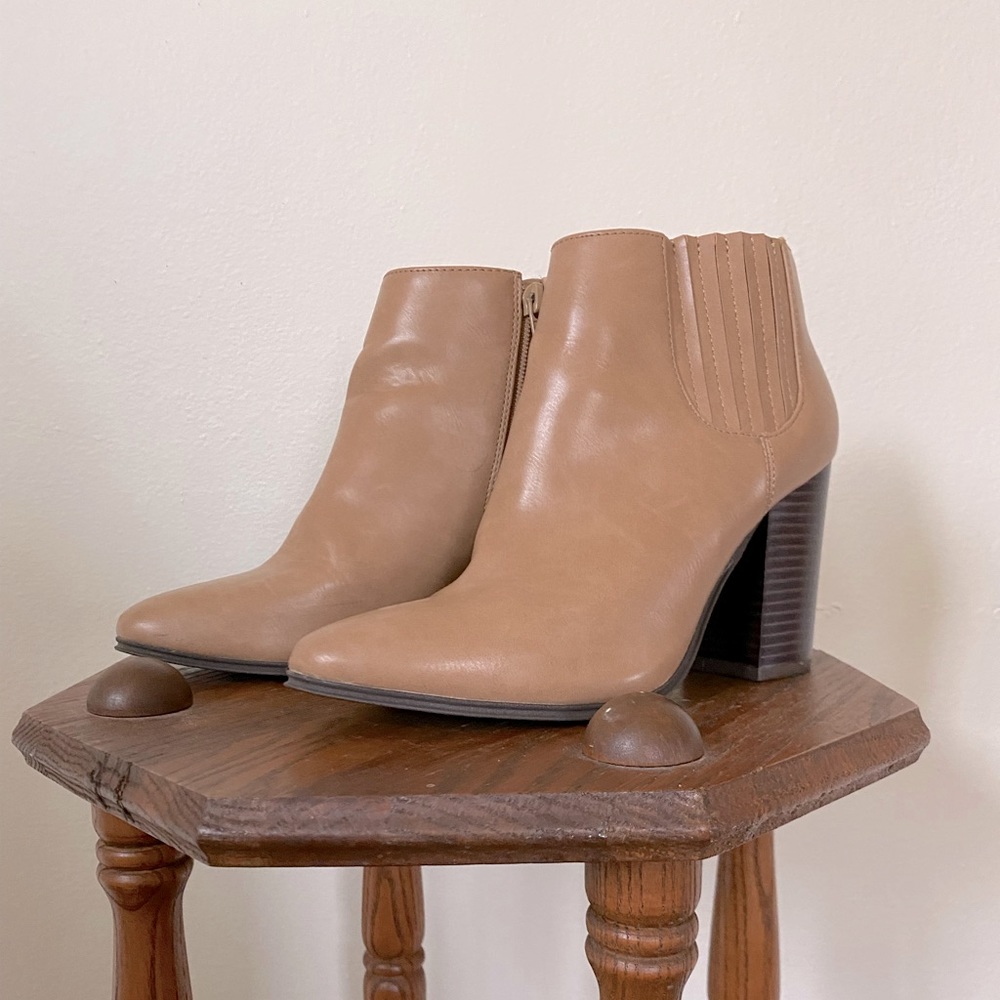 Forever 21 heeled booties. Size 6.